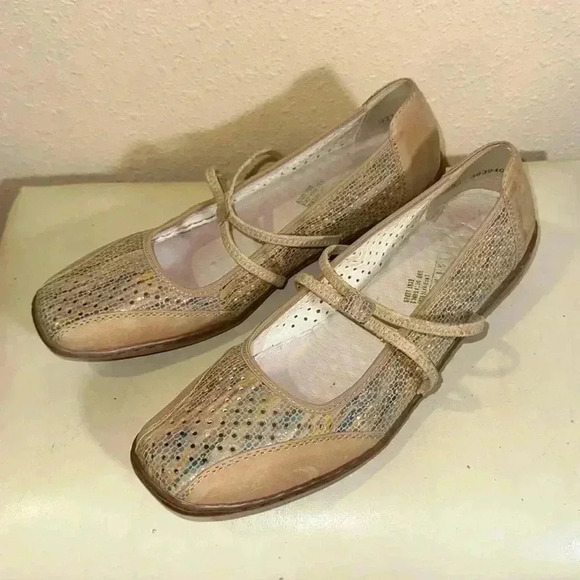 Rieker Mary Jane’s. Size 41 US size 9.5 - Picture 1 of 4